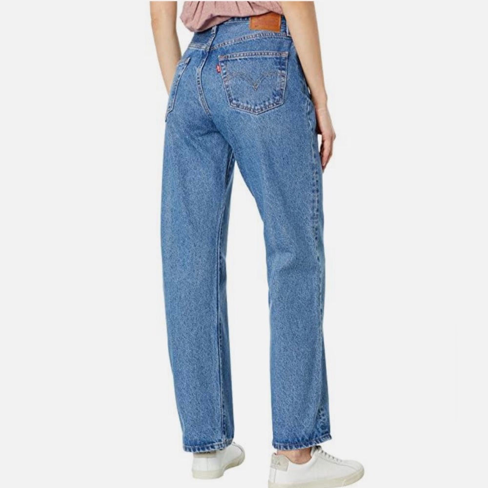 Women 501 blue Levi jeans. Size W26 L28. Used